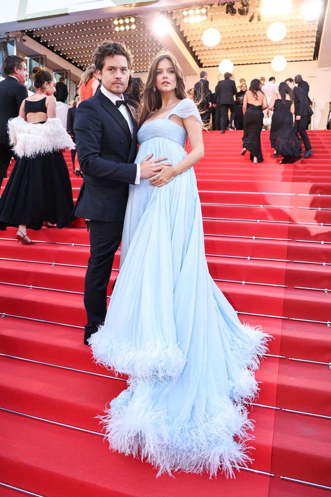 Dylan Sprouse y Barbara Palvin 