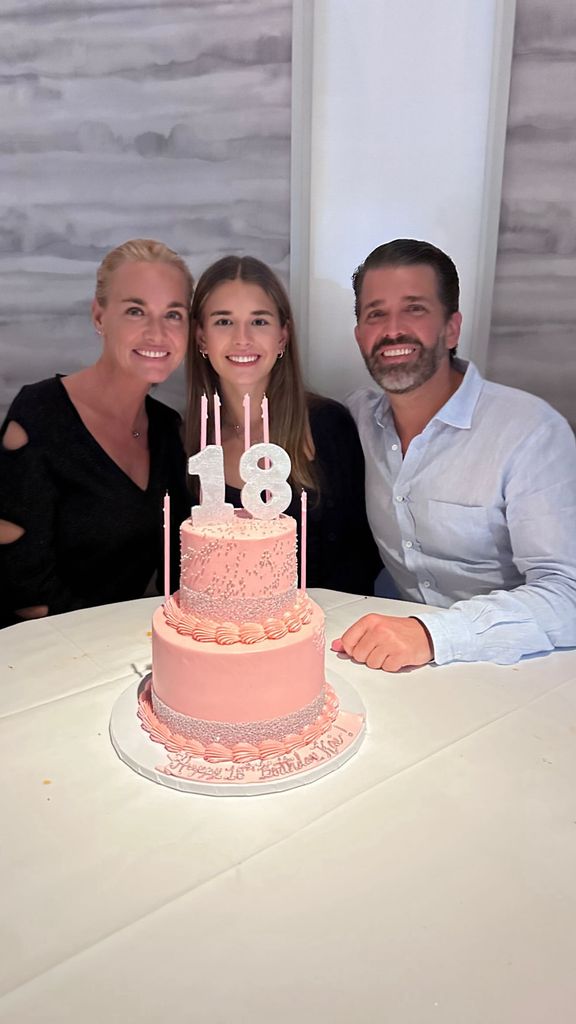 Kai con sus padres, Vanessa y Donald Trump Junior.