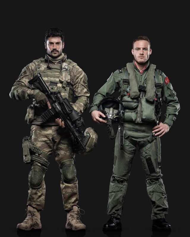 Kerem Bürsin y Burak Özçivit en 'Can feda'
