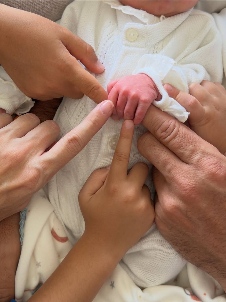 La imagen que ha compartido la pareja para anunciar el nombre de su recién nacida