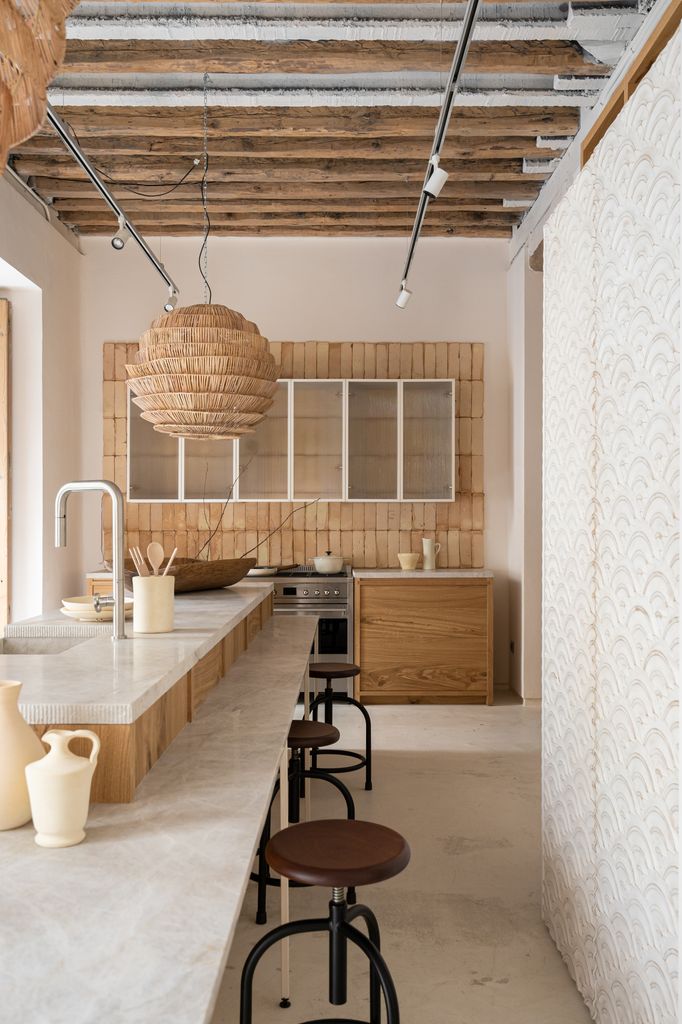 Cocina con azulejos artesanales. 