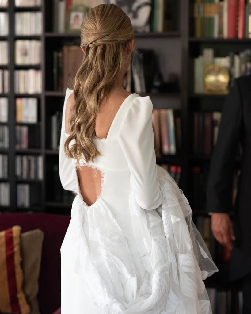 Novia con vestido de Luis Infantes y semirrecogido