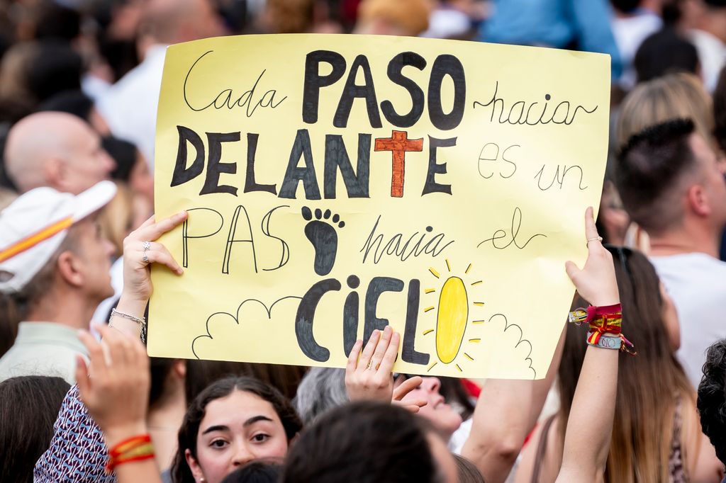 El auge del "catolipop" ha abierto un debate cultural sobre cómo la Iglesia intenta conectar con las nuevas generaciones a través de la música