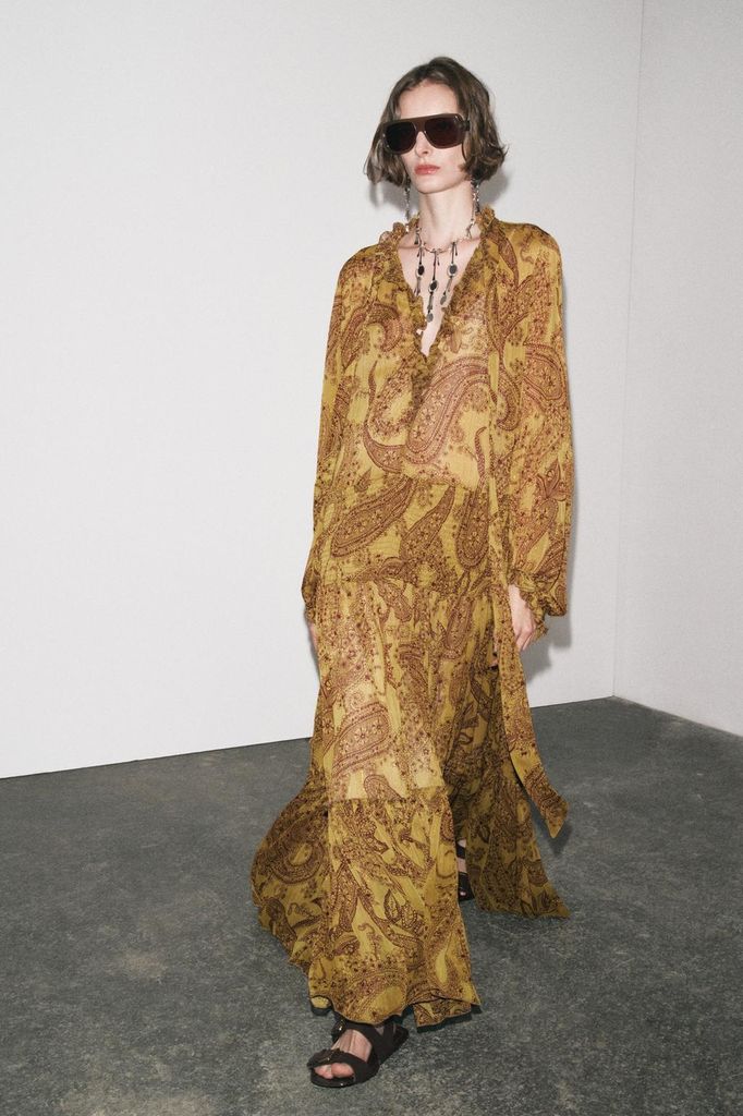 Vestidos de invitada de día de rebajas de Zara