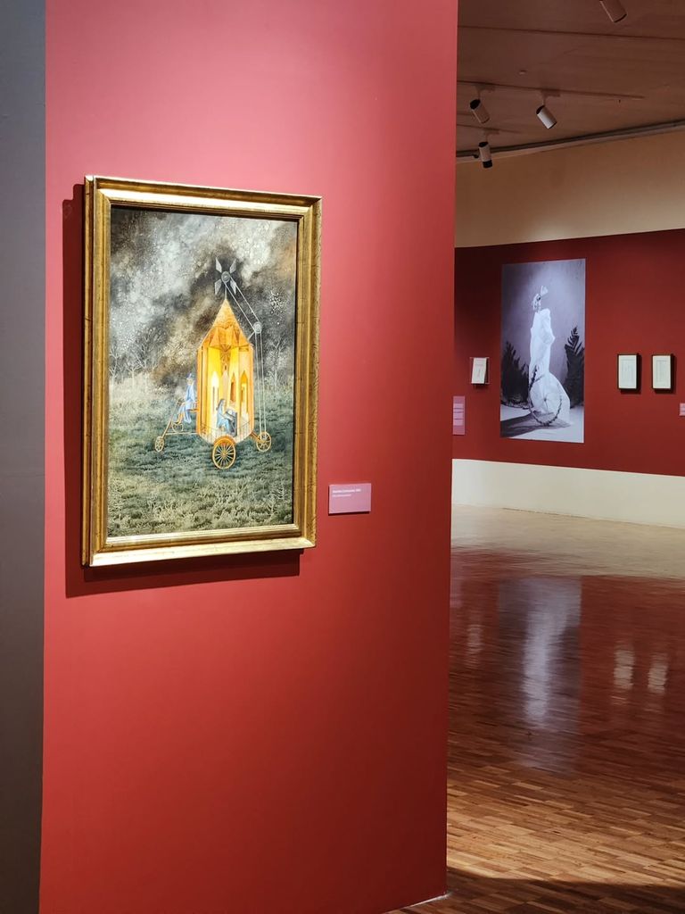 Los vehículos en las obras de Remedios Varo tienen que ver con el exilio.