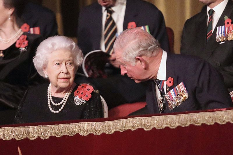 Isabel II y Carlos de Inglaterra
