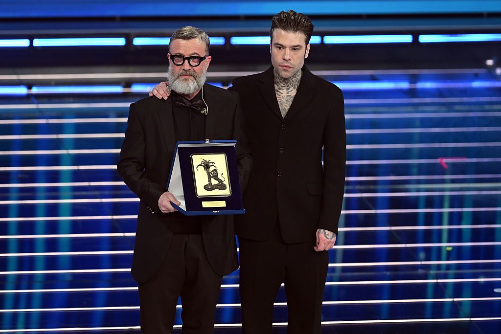 El cantante italiano Marco Masini y el rapero italiano Fedez ganadores del Premio Sergio Bardotti a la Mejor Letra en el 76º Festival de Música de San Remo2026