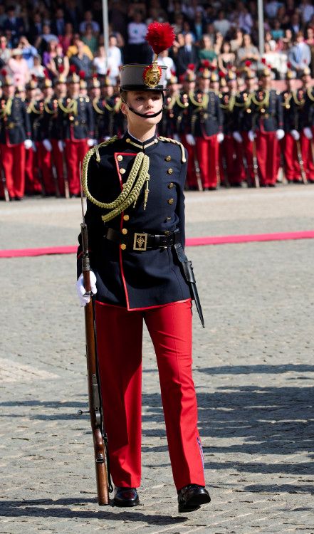 La princesa Leonor desfilando