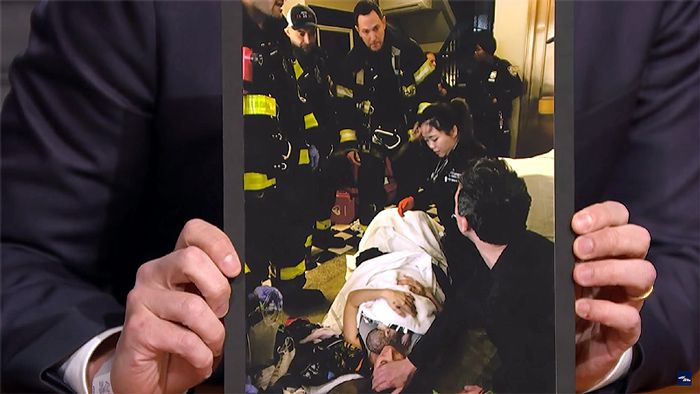 La mujer del presentador Seth Meyers da a luz a su segundo hijo en la entrada de su casa