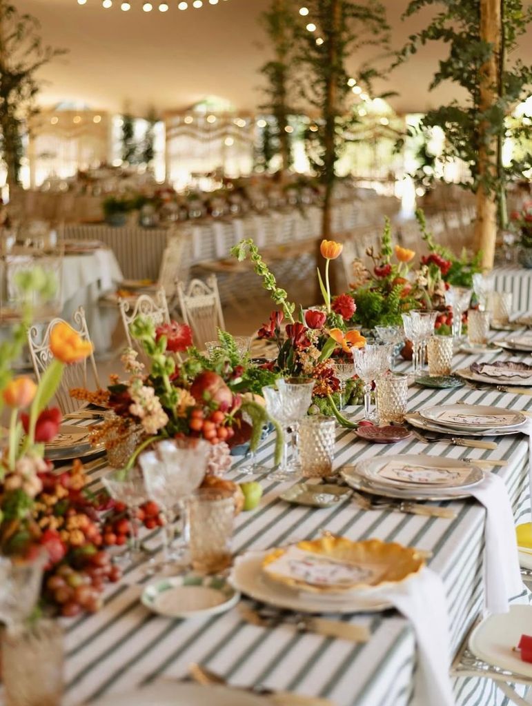 Decoración de bodas con manteles a rayas verde