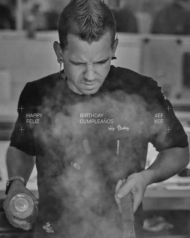 Dabiz Muñoz en una imagen cocinando en su restaurante RavioXO