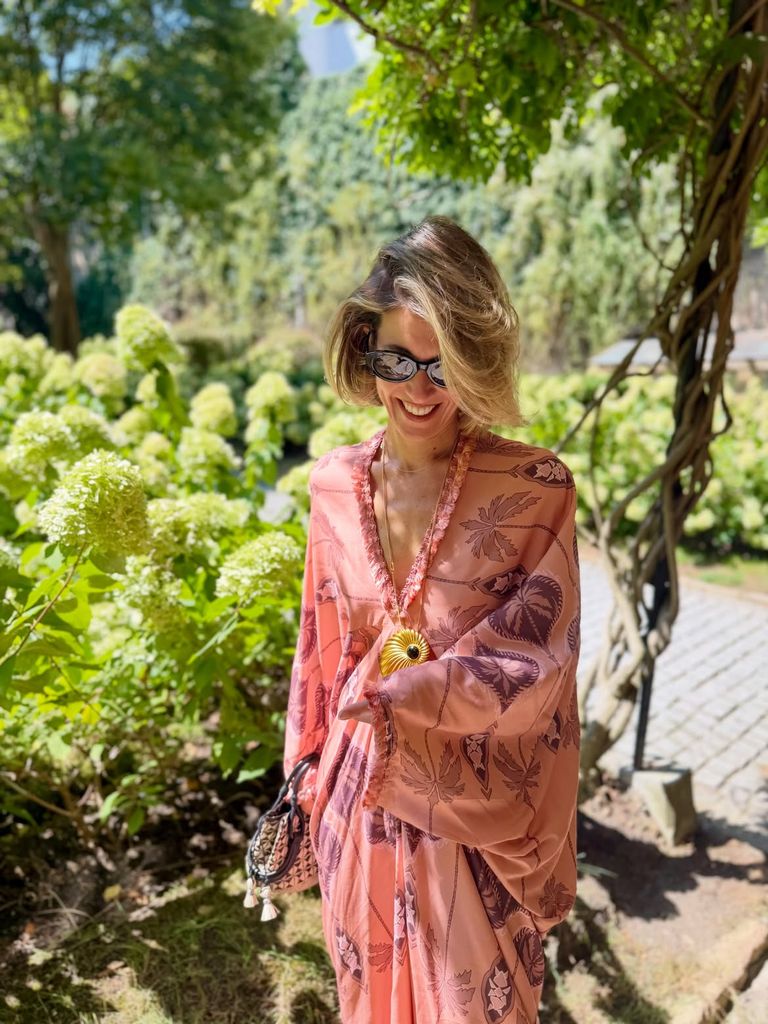 Inés de Cominges con caftán estampado