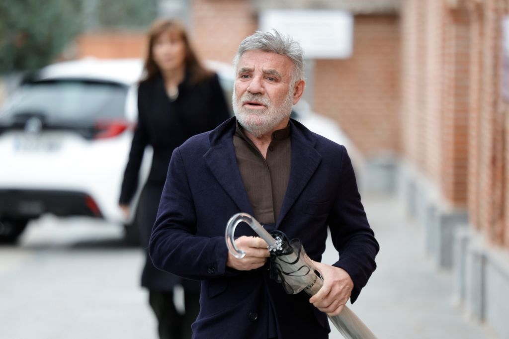 Joaquín Torres en el funeral de su padre