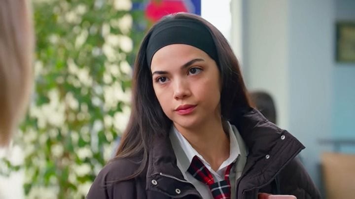 Avance de 'Hermanos': Yasmin se comporta de una manera fría y distante con su madre