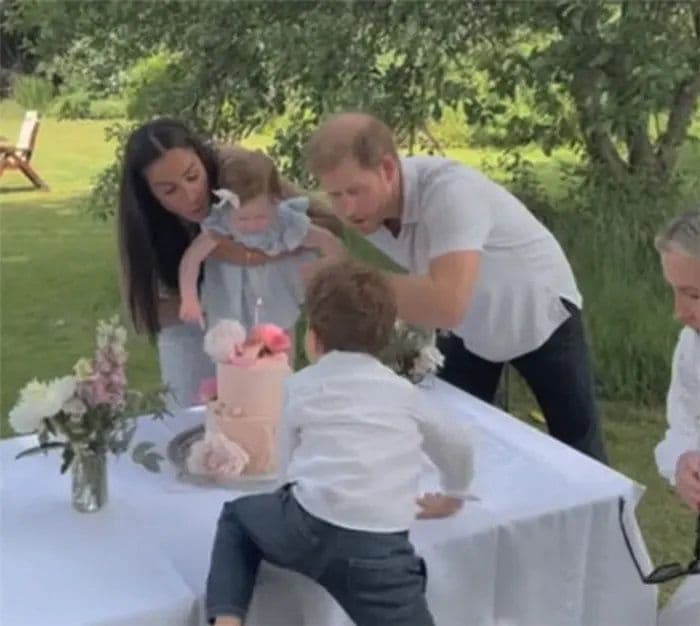 Los duques de Sussex en el cumpleaños de Lilibet