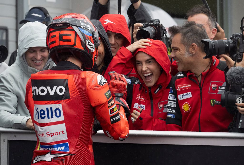 Gemma suele acompañar a Marc en los circuitos y celebran juntos sus vistorias, como en el último Gran Premio de Alemania el pasado 12 de julio