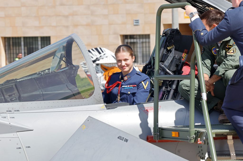 La princesa Leonor en la cabina de un reactor Eurfighter
