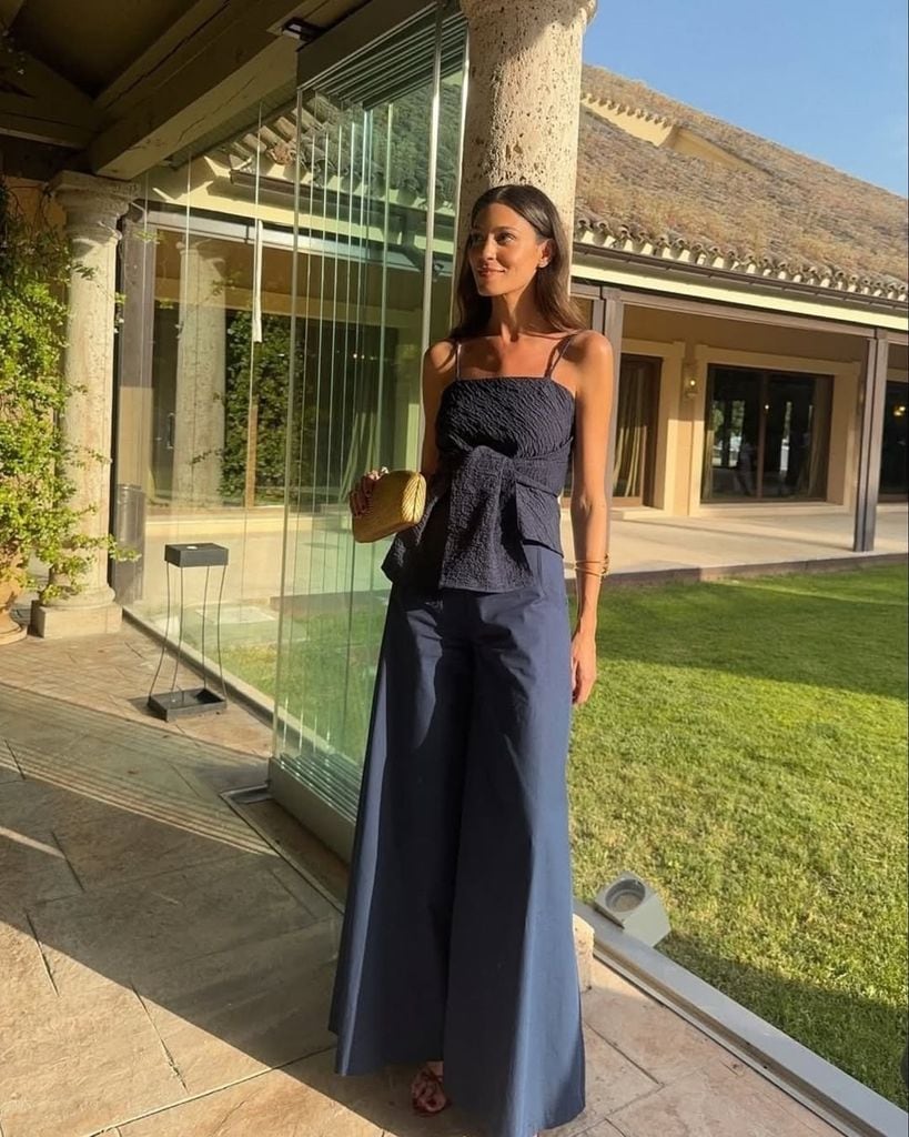 Look de invitada de Himba