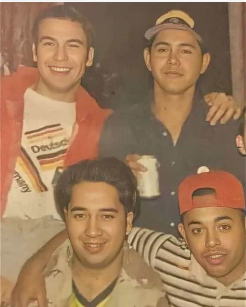 Rafael Amaya con sus excompañeros de Almalafa.