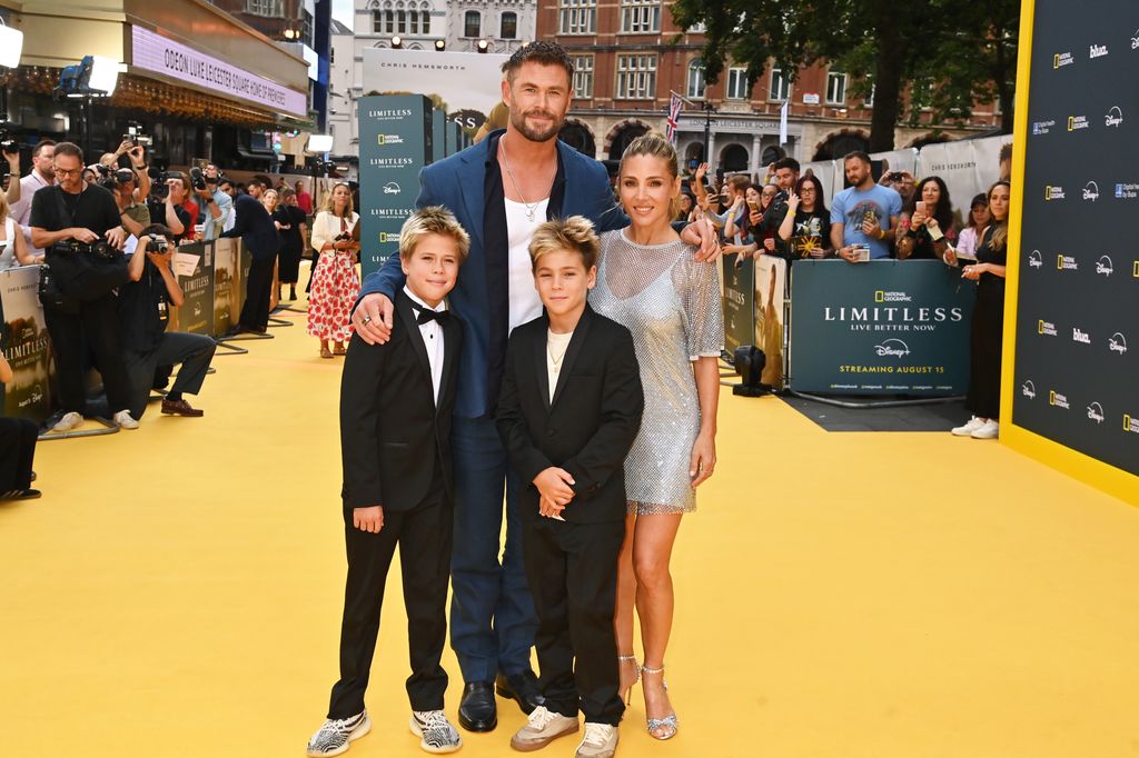 Chris Hemsworth con Elsa Pataky y su familia en Londres en el estreno de Limitless: Live Better Now