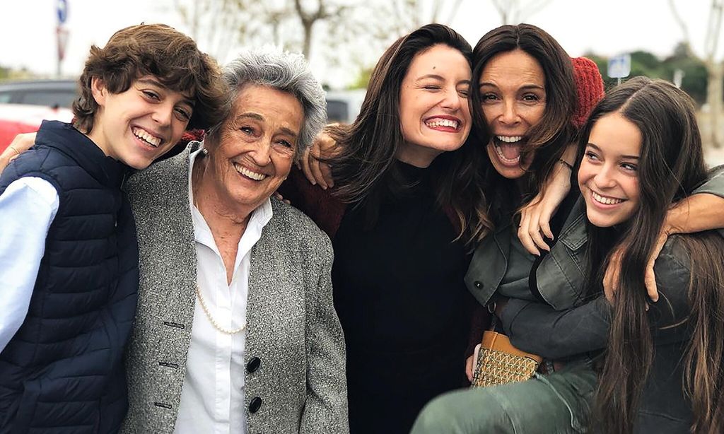 Lydia Bosch y sus hijos FASHION 119