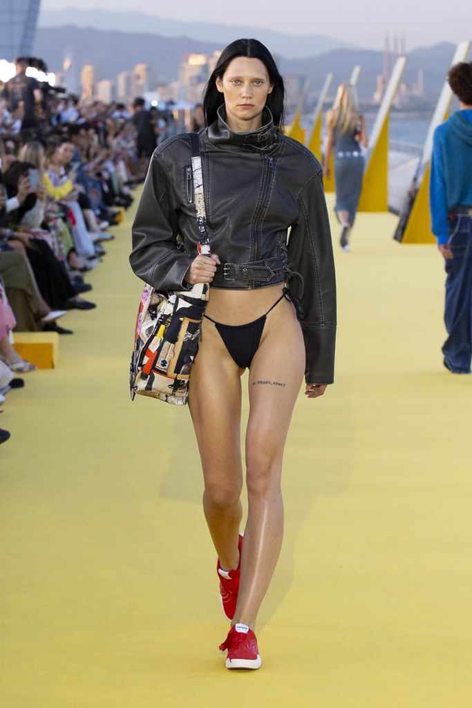 desigual desfile 01920240607