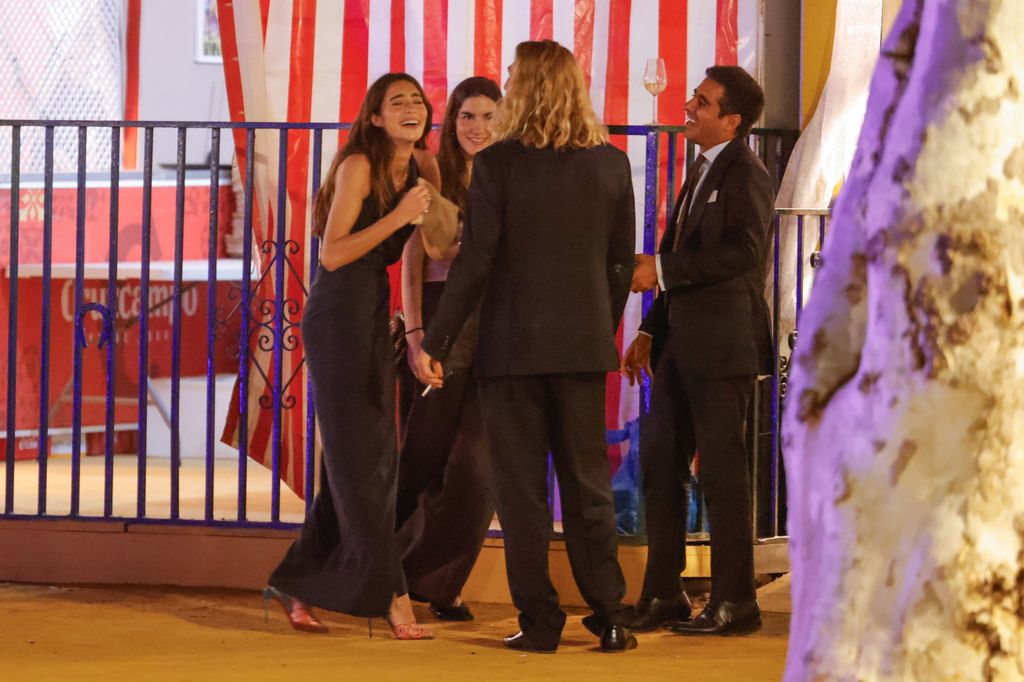Rocío Crusset y Charlie Schein junto a Alberto Herrera y Blanca Llandres en la Feria de Abril