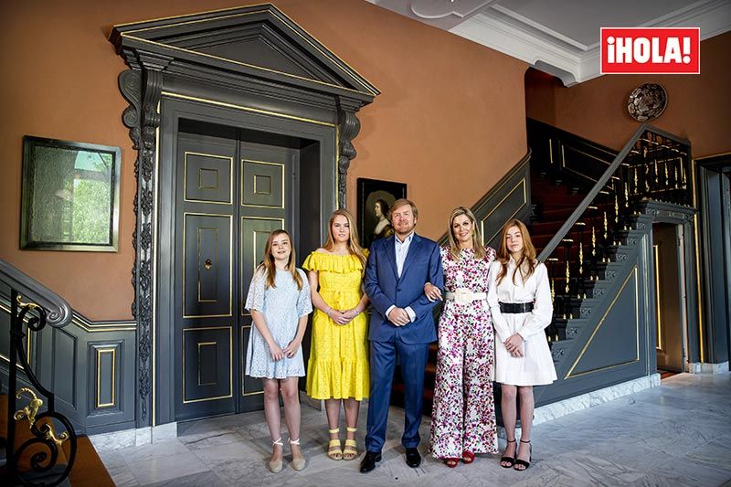 Guillermo y Máxima de Holanda, con sus tres hijas
