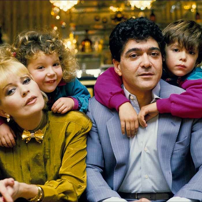 Ángel Cristo y Bárbara Rey con sus hijos
