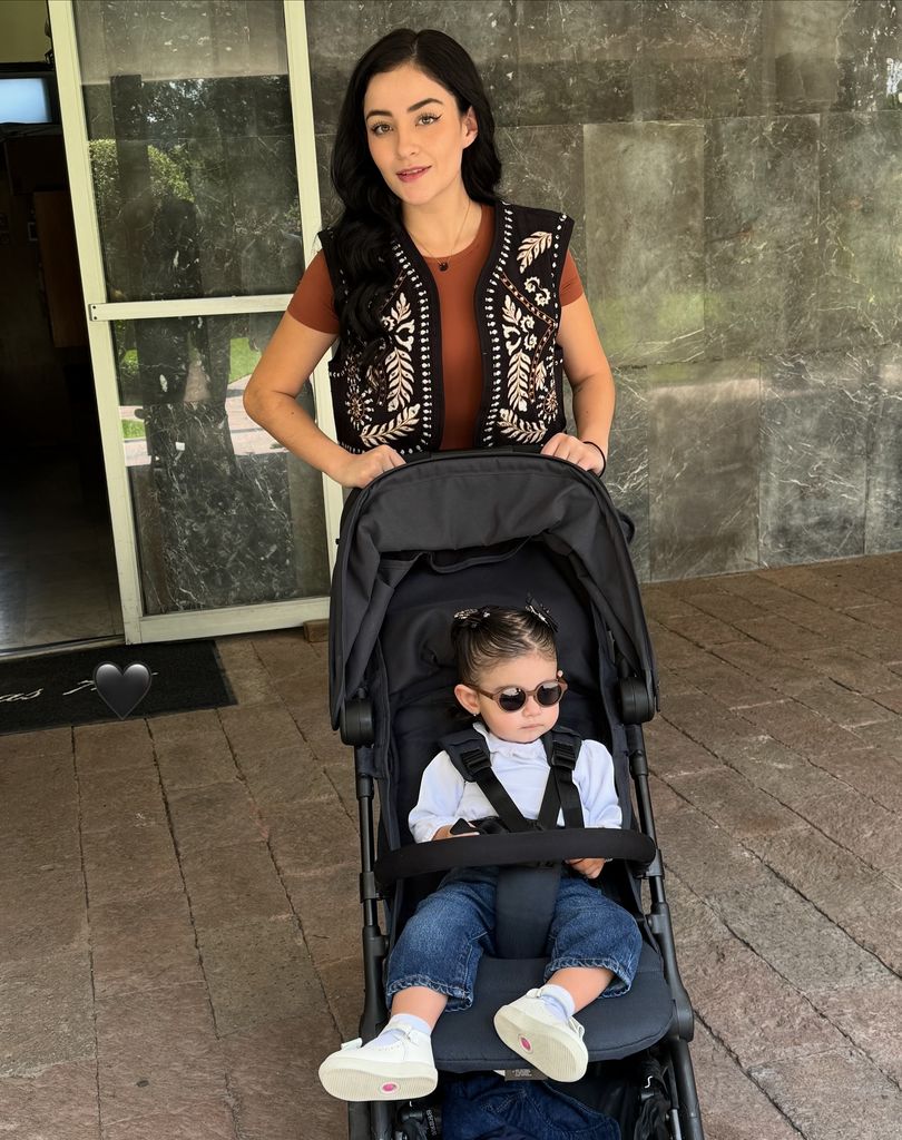 Paola Dalay disfrutar salir con su amada hija Tessa.