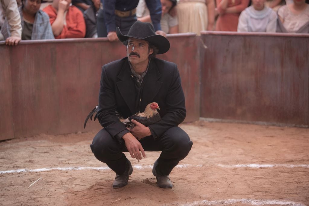 El actor nos habló de la conexión que desarrolló en el set con su gallo.