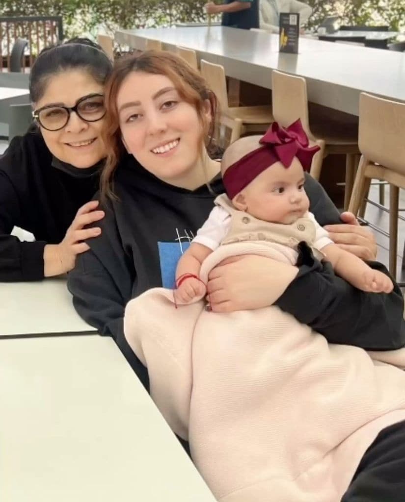 Tessa, la hija de José Eduardo Derbez, se reencuentra su con tía y madrina Vicky Fayad