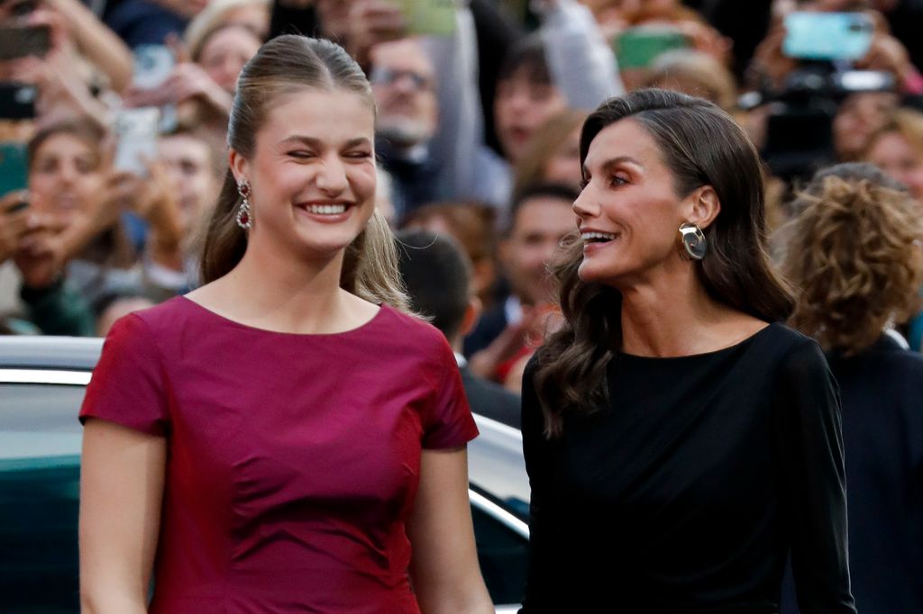 La princesa Leonor con su madre, doña Letizia