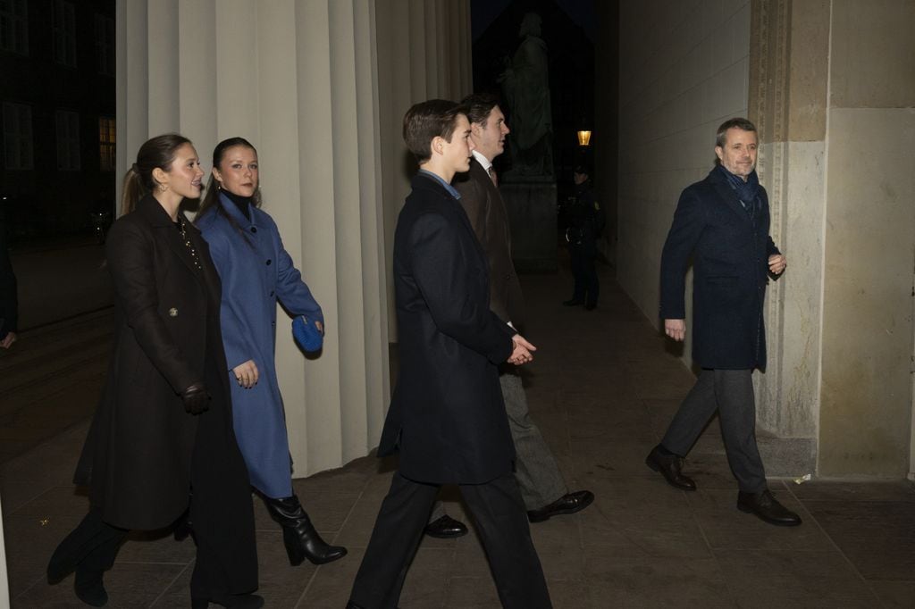 El rey Federico X con sus cuatro hijos
