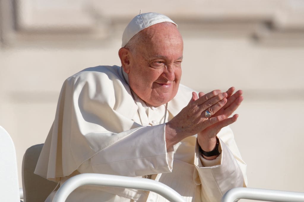 El Papa presentó una segunda crisis mientras ingería sus alimentos.