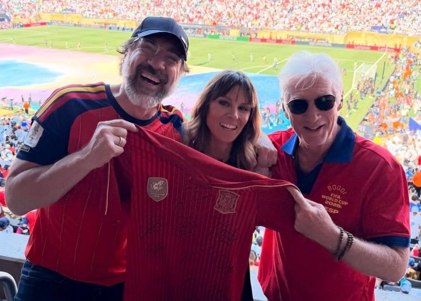 Javier Bardem celebra con Alejandra y Richard Gere el triunfo de España en el Mundial 2026