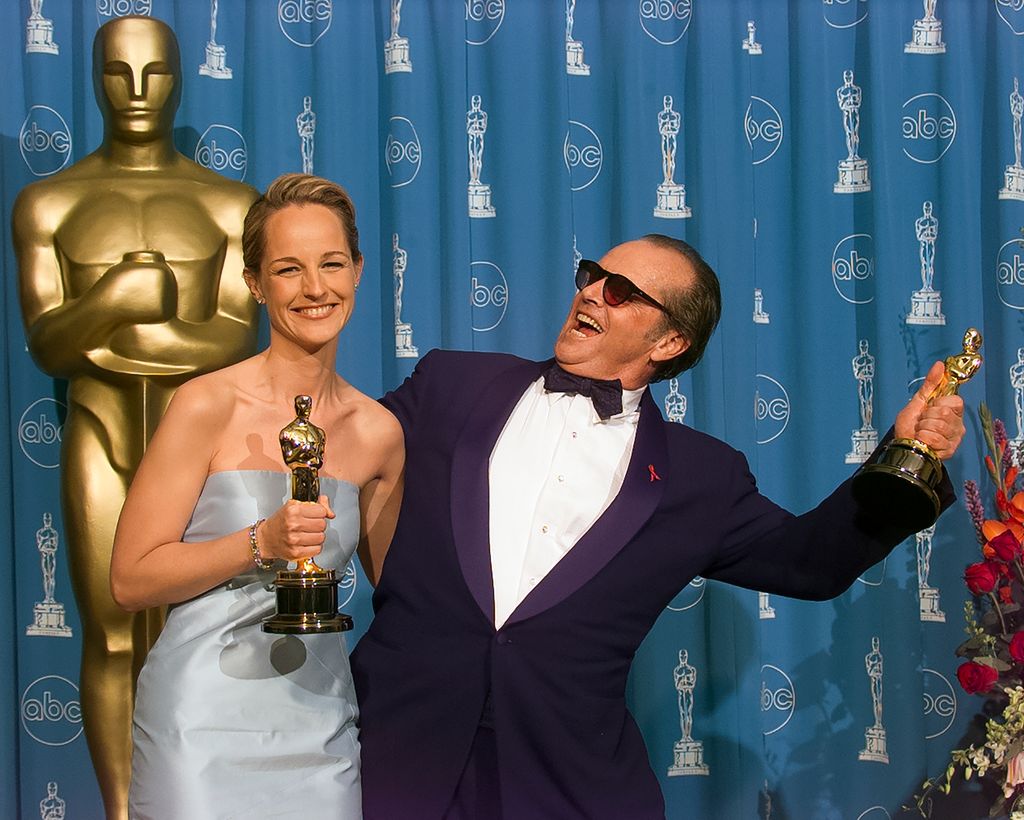 Jack Nicholson y Helen Hunt después d ganar el Oscar, 1998