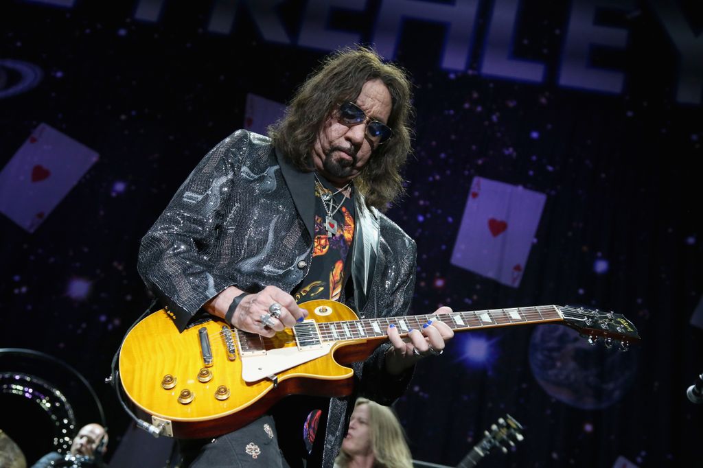 Ace Frehley, miembro original de Kiss, falleció por lesiones a consecuencia de una caída