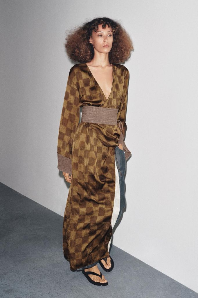 Vestido de boda de invierno de Zara tipo kimono