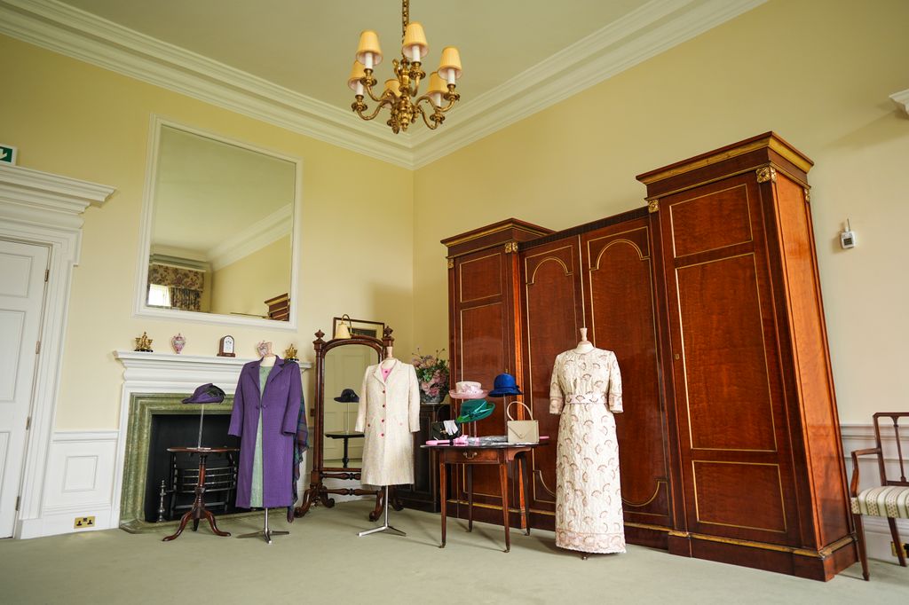 Repa y vestidos de Isabel II en el Palacio de Holyrrodhouse