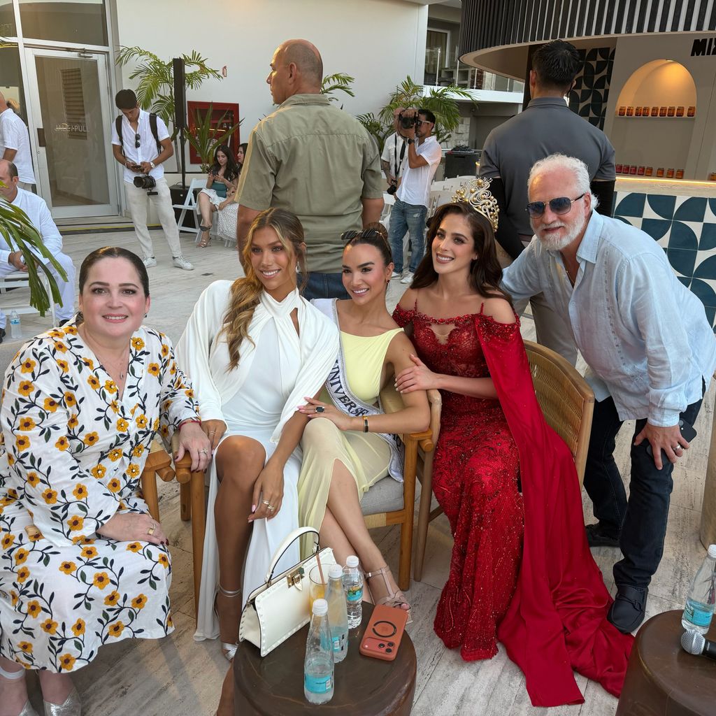 Vanessa Fernández, Lina Luaces, Hanin Al Qoreishy, Fátima Bosh y Bernardo Bosh