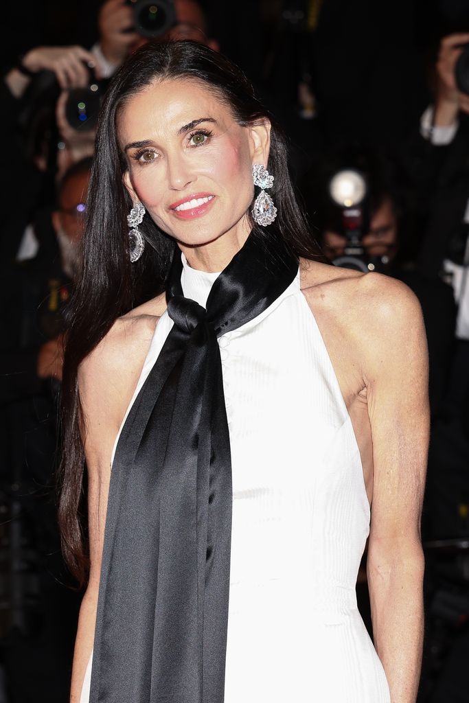 Demi Moore asistió al screening de "The Man I Love" un día antes con su larga cabellera.