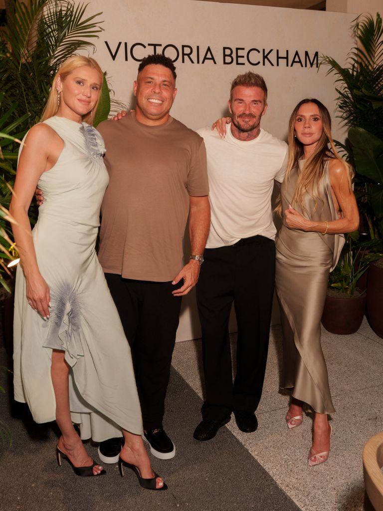 Ronaldo Nazário y su esposa tambipen acompañaron a los Beckham.