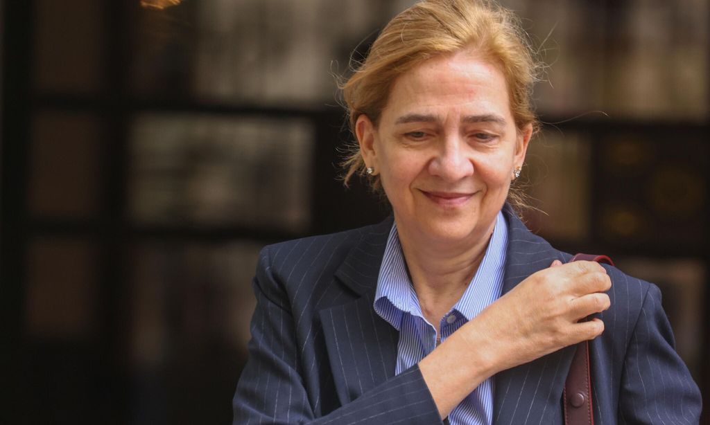 Infanta Cristina HOLA PLUS