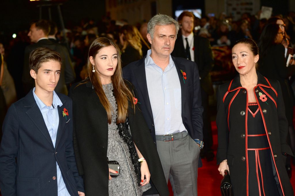 José Mourinho junto a su mujer y sus dos hijos. Imagen de 2014.