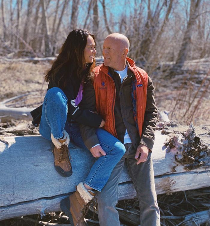 Bruce Willis, muy sonriente con su mujer