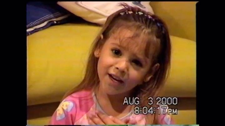 Danna publicó un tierno video de su infancia cantando una canción de Belinda.