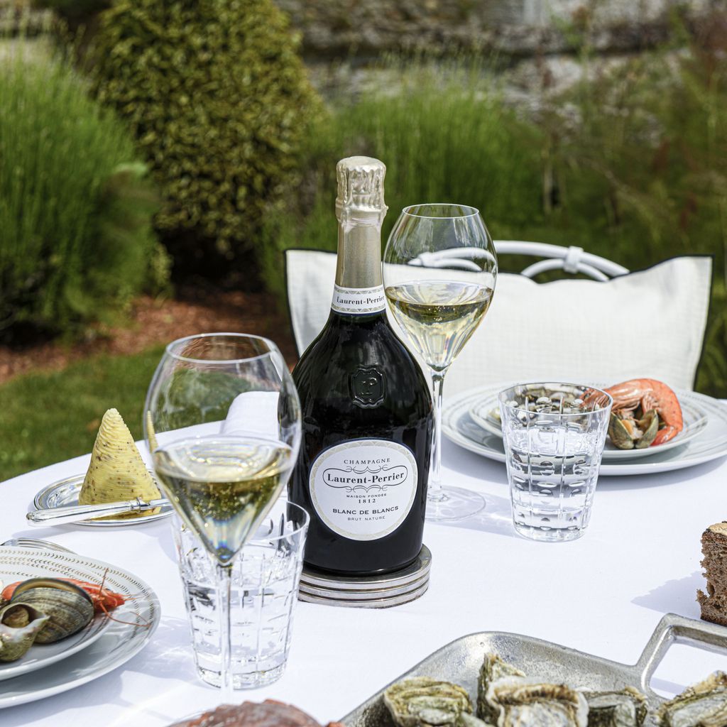 Laurent Perrier Blanc de Blancs es una opción ideal para regalar el día de la madre.