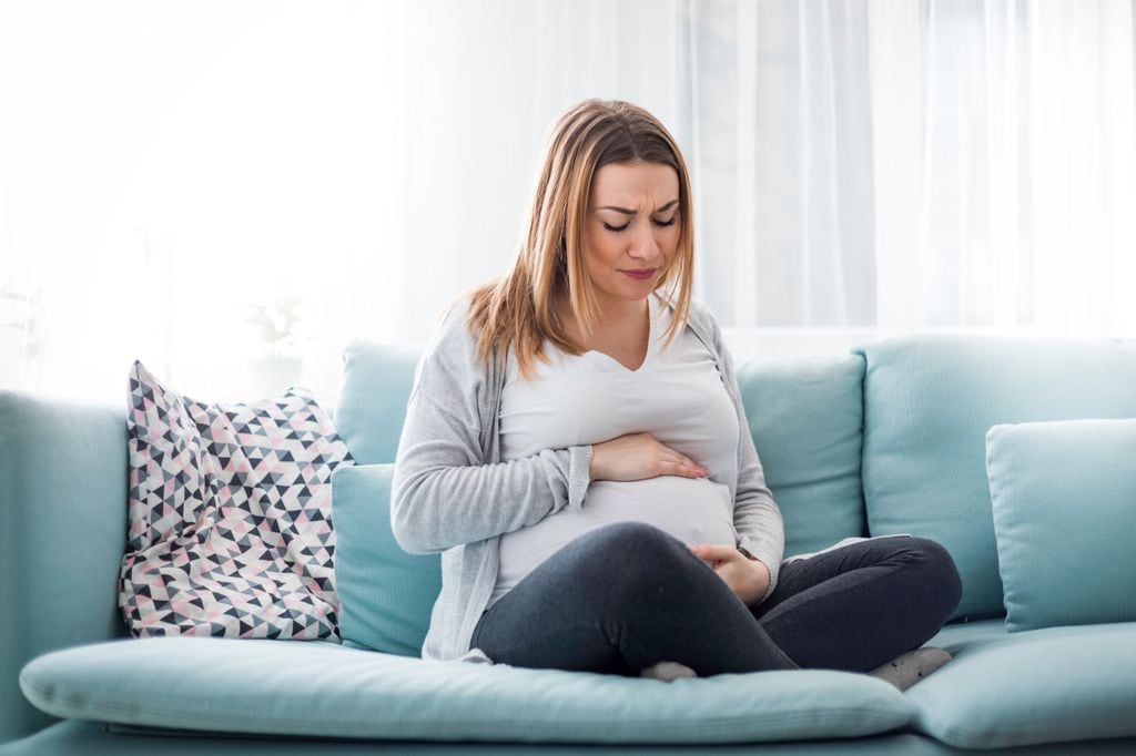Mujer embarazada con molestias abdominales por estreñimiento