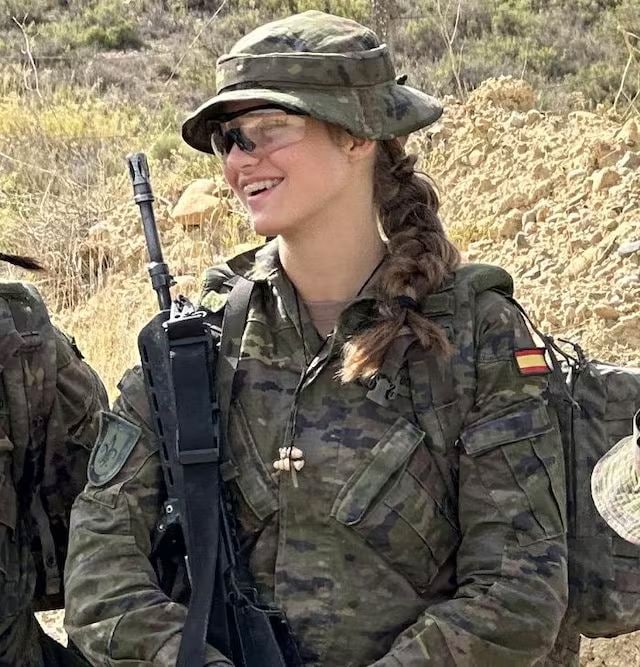 La original trenza de la princesa Leonor en la Academia General Militar de Zaragoza en 2023